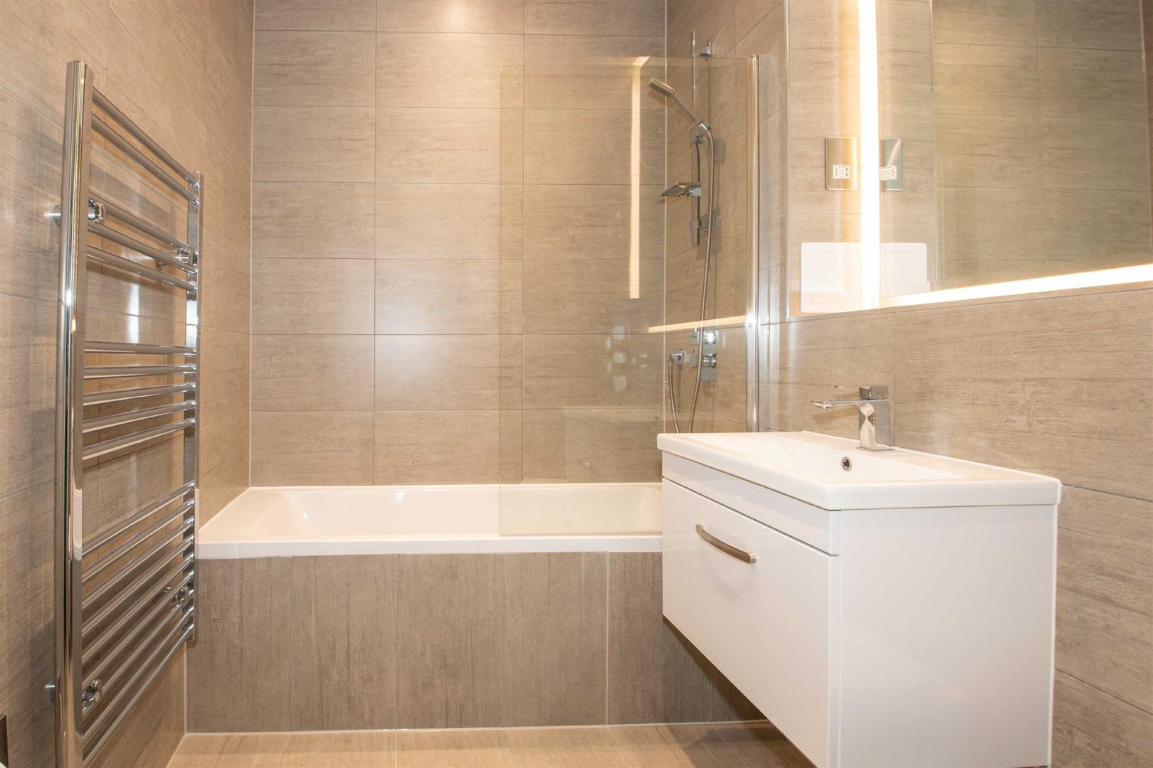 2 Foxhunter Drive, Linford Wood, Milton Keynes
